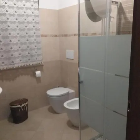 לינה וארוחת בוקר La Dea Lumaca 3*